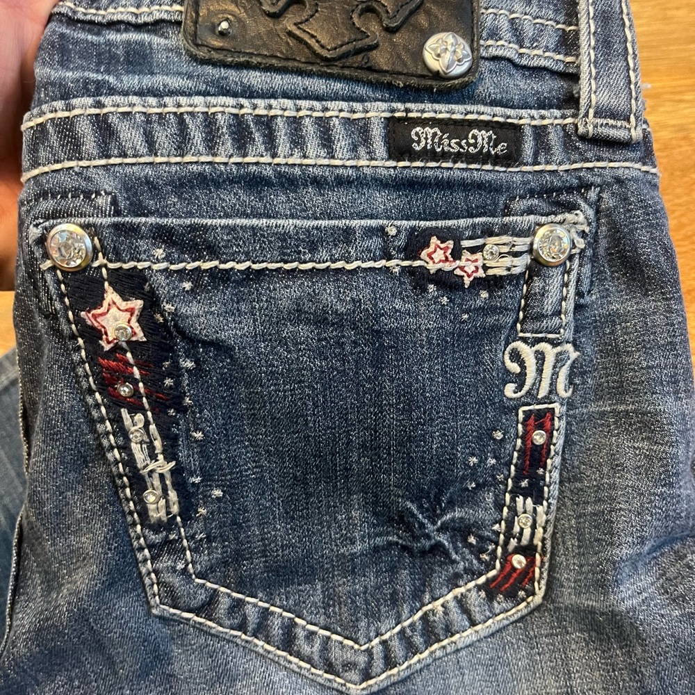 Miss Me Denim Capri Jeans with red white and blue accents. Size 28. - Picture 8 of 8